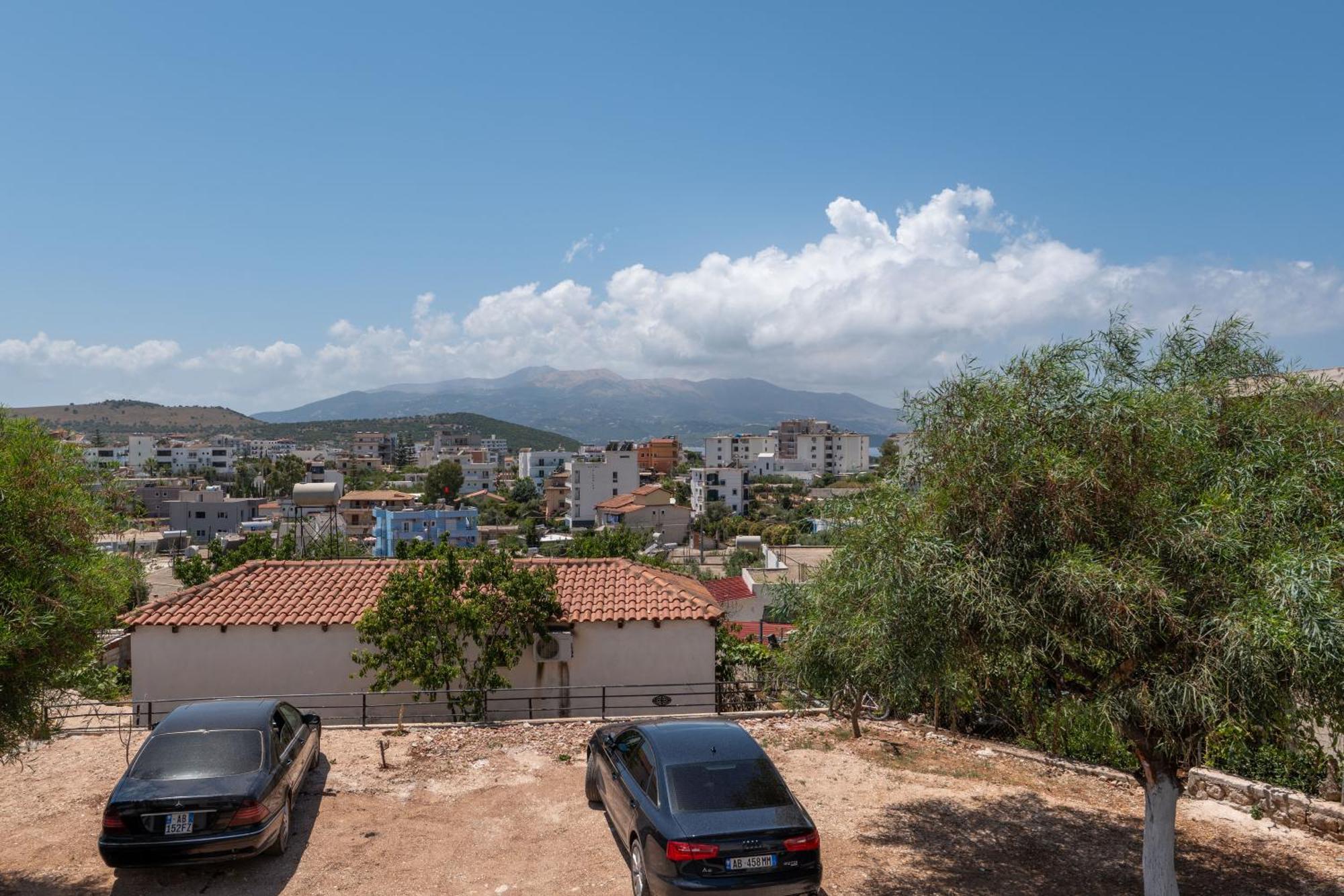 Vila Sefedin 사밀 외부 사진